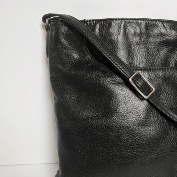 Margot 'Radley' Crossbody Messenger Leather Bag Purse Black - Picture 2 of 9